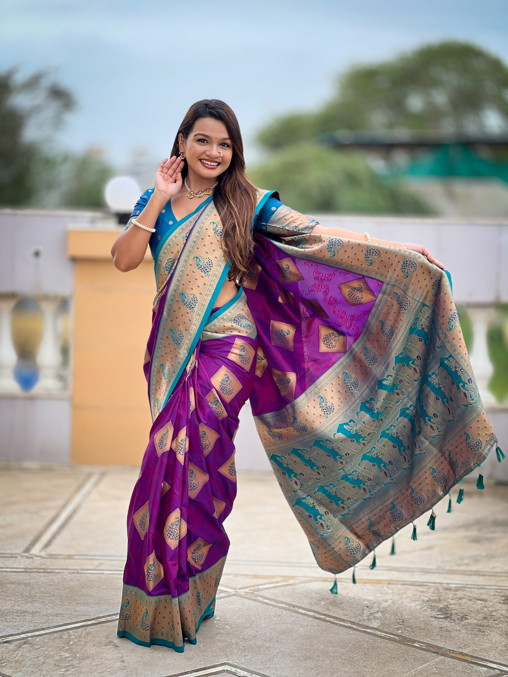 Look Pretty Wearing This Lovely Designer  Saree