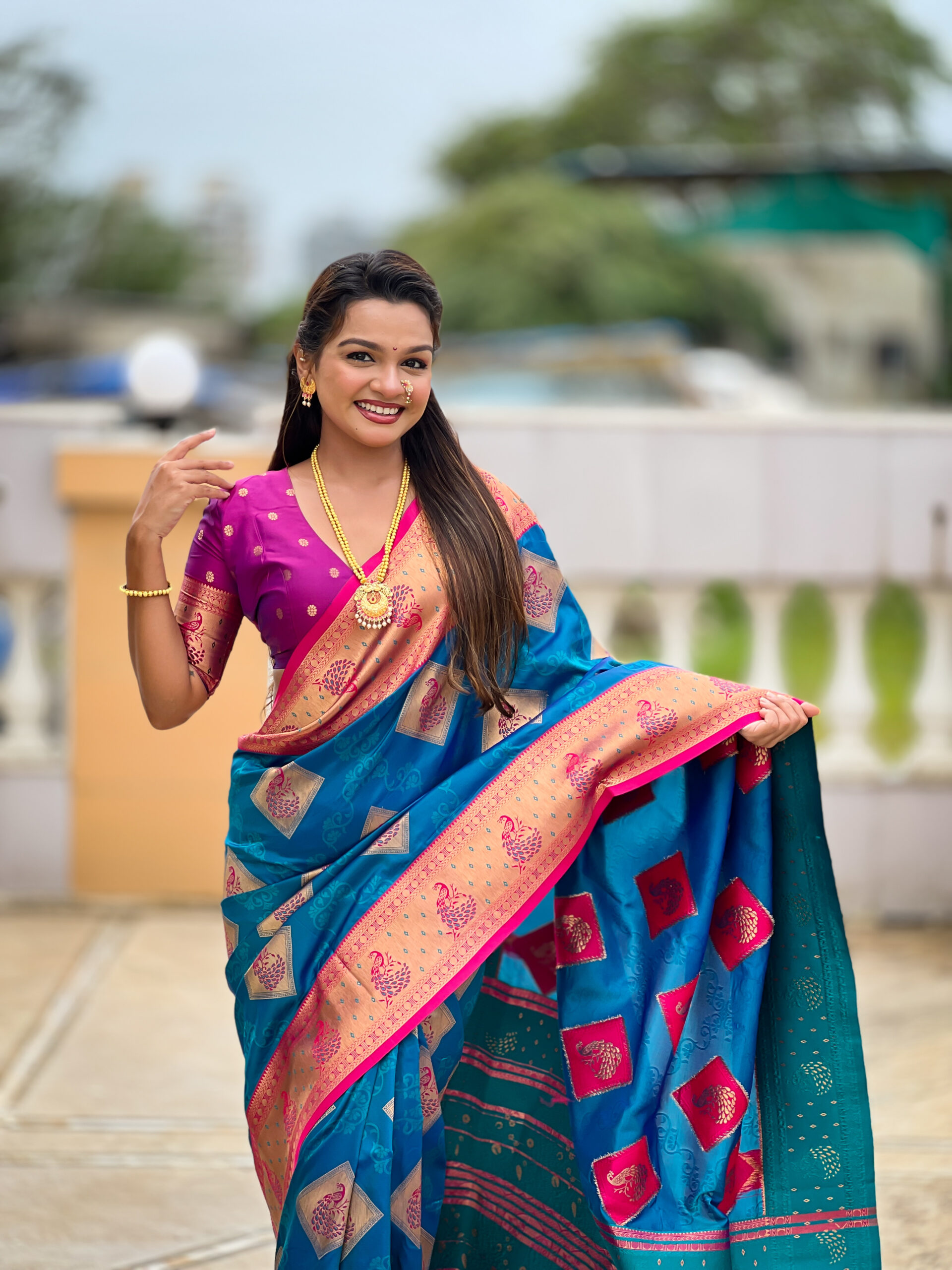 Look Pretty Wearing This Lovely Designer  Saree